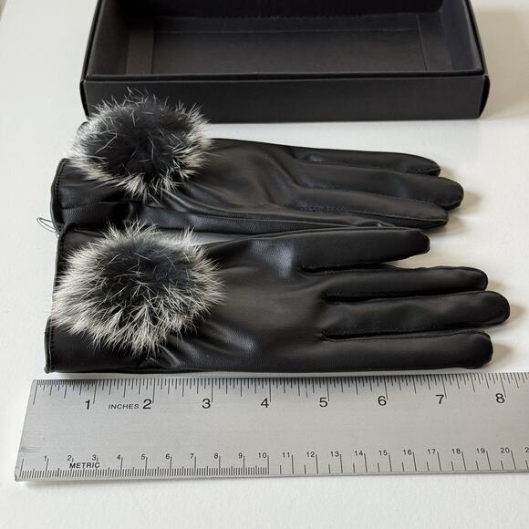 NIB Faux BlackLeather Gloves Faux Fur Pom Detail Mob Wife Aesthetic Women Size M - Picture 8 of 11